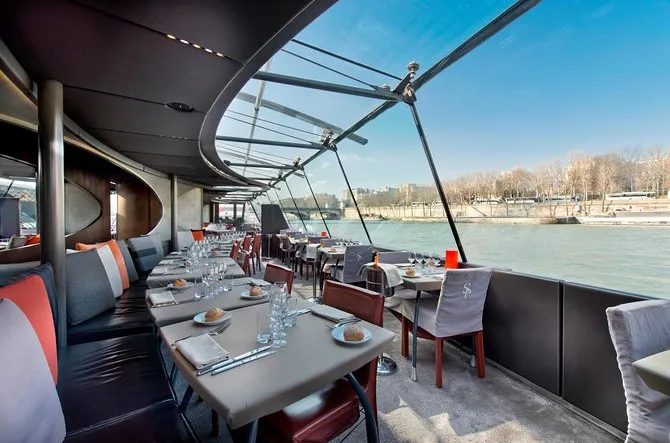 Seine-Lunch-Cruise mit Livemusik